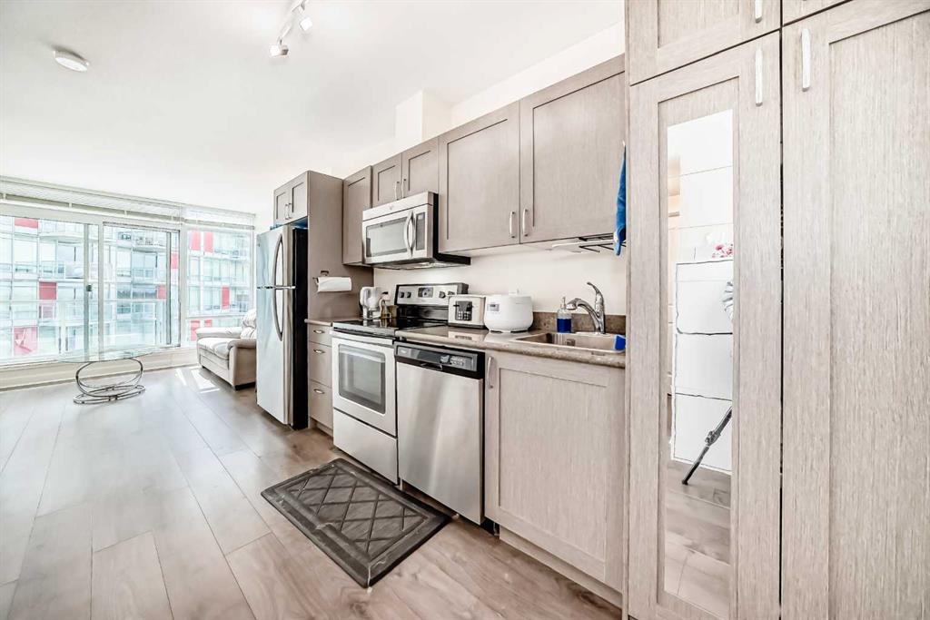 Additional image 6 of 506-30 Brentwood Common NW, Calgary, AB, T2L2L8