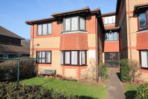 442 Portsmouth Road, Sholing SO19
