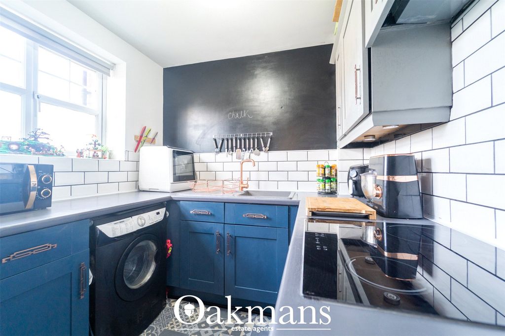 2 bed flat for saleDesign Close, Bromsgrove, Worcestershire B60 photo 3