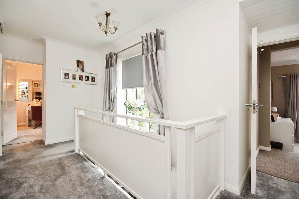 Additional image 15 of 4 bed detached house for saleNoak Hill Road, Billericay CM12