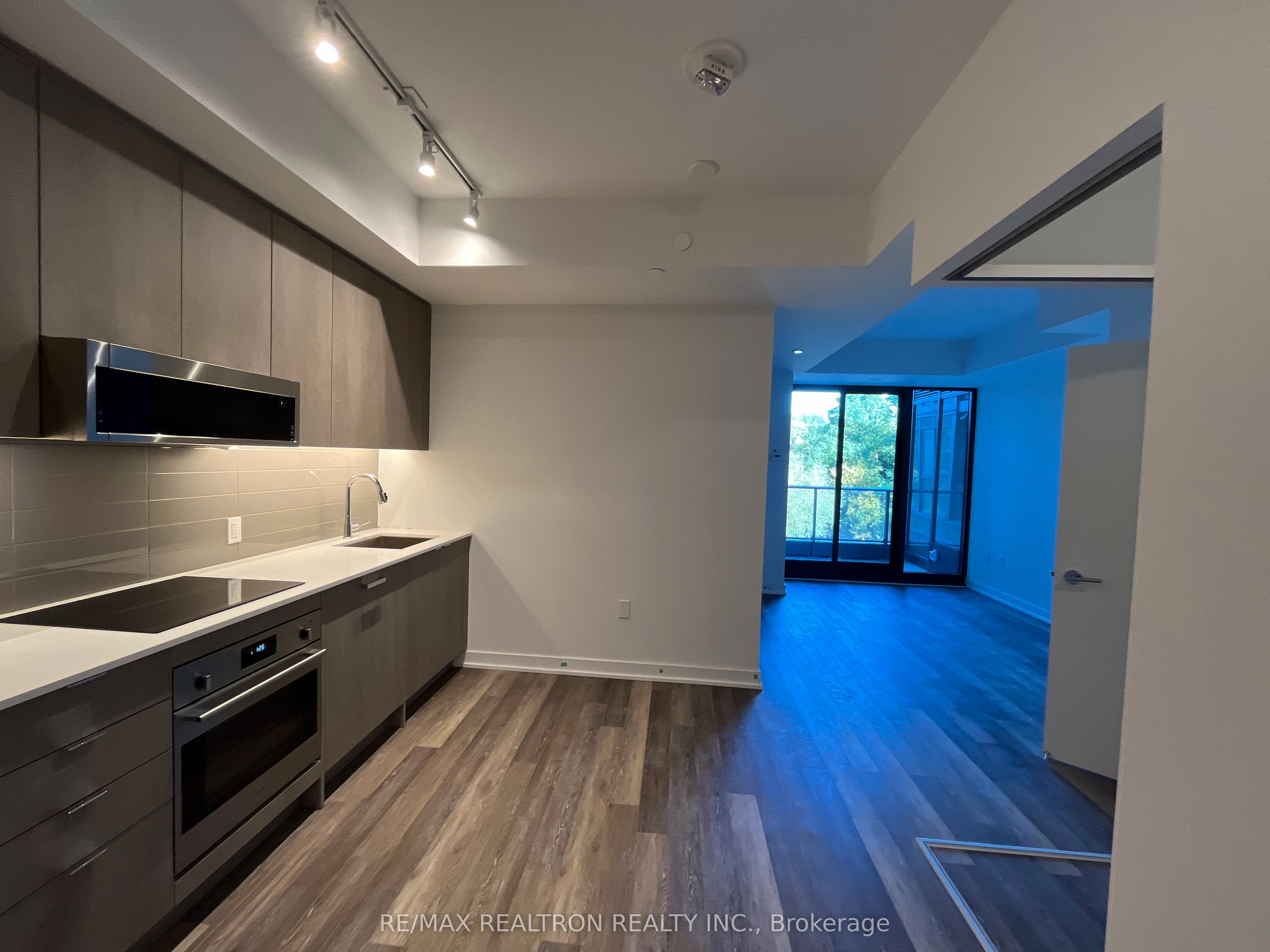 Additional image 2 of 401-250 Lawrence Avenue W, Toronto, ON, M5M 1B2