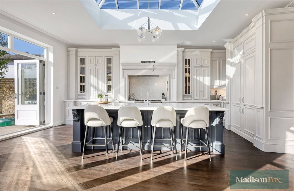 Additional image 15 of 5 bed detached house for saleQueens Road, Buckhurst Hill, Essex IG9