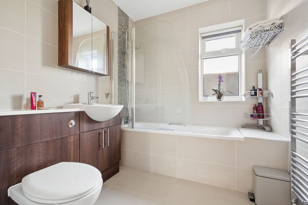 Additional image 12 of 2 bed detached bungalow for saleCompton Place, Watford WD19