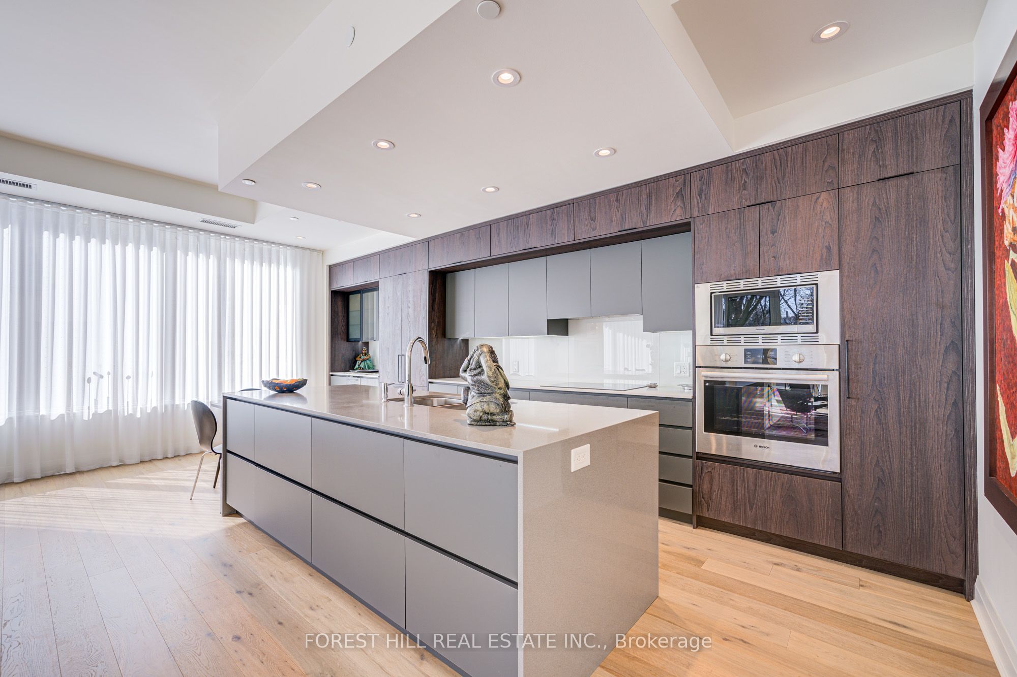 Additional image 3 of 204-151 Avenue Road, Toronto, ON, M5R 0B8