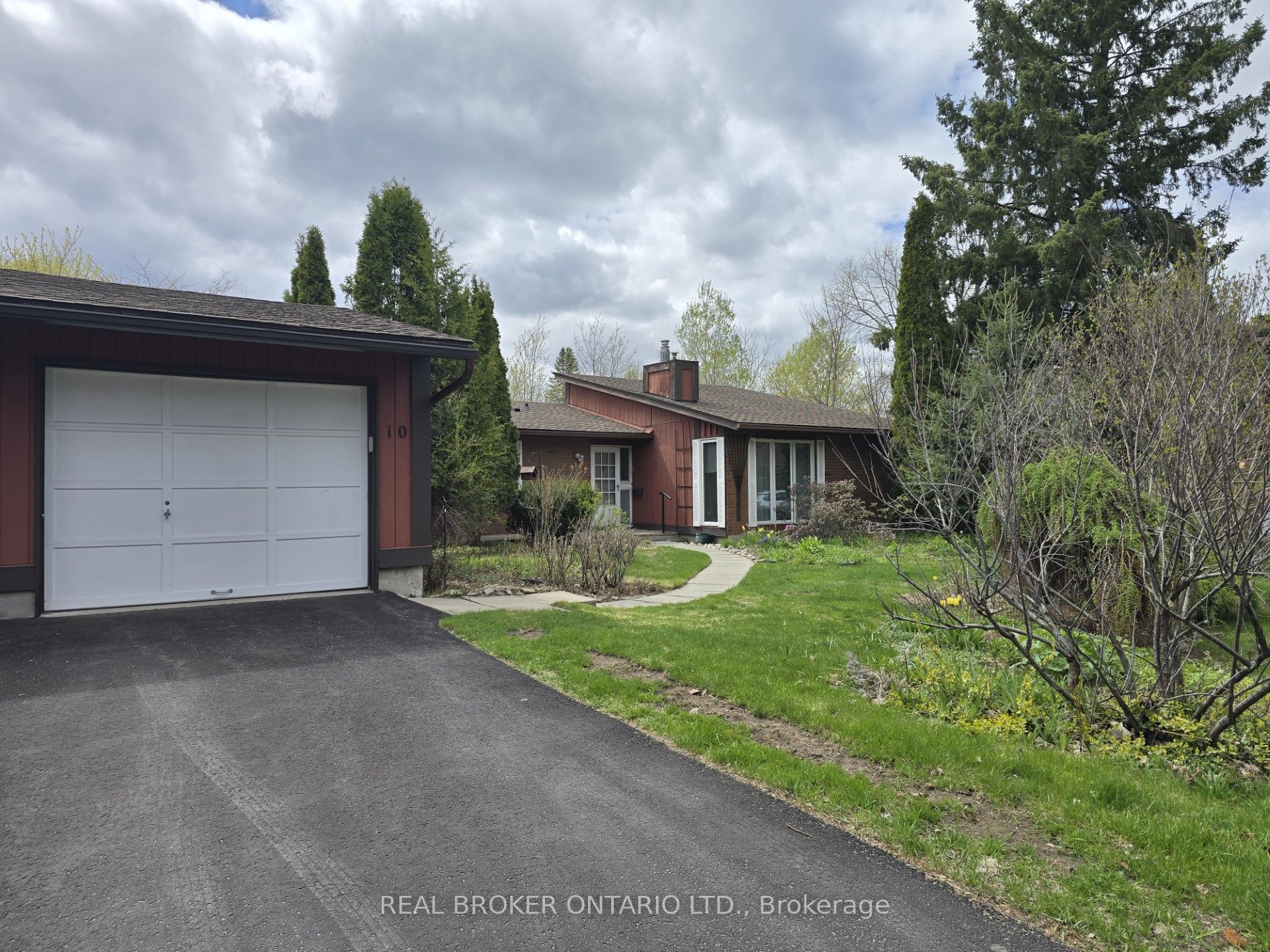 10 Amundsen Crescent, Ottawa, ON, K2L 1A7