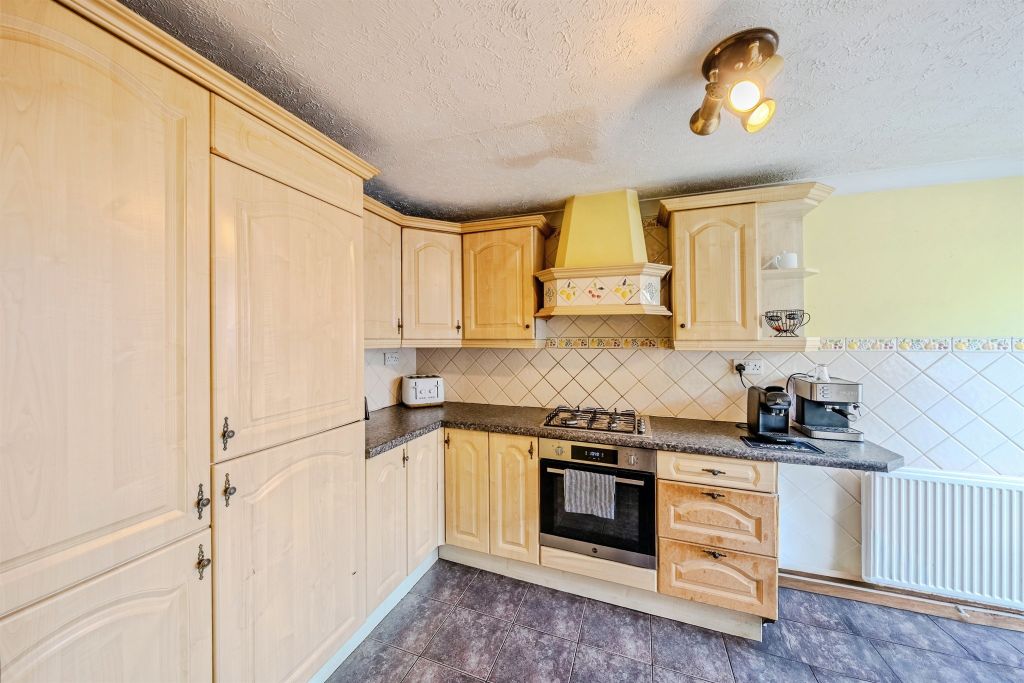 Additional image 6 of 6 bed detached house for salePlover Crescent, Caldicot NP26