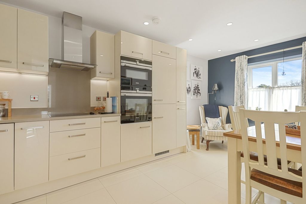 Additional image 5 of 2 bed flat for saleWoodland Drive, Great Alne Park, Great Alne B49