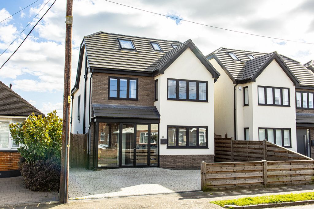 Additional image 2 of 4 bed detached house for saleCastle Road, Benfleet SS7