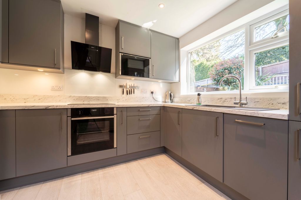 Additional image 6 of 3 bed semi-detached house for saleRef: Re - Wentworth Drive, Broadstone BH18