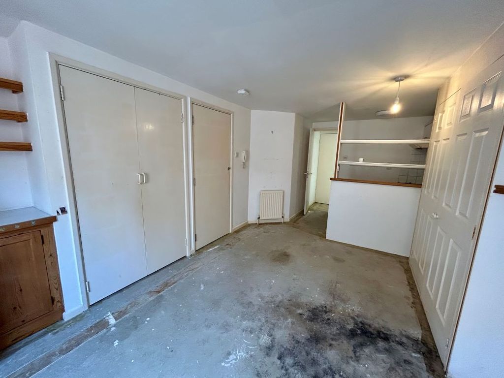 Additional image 2 of Studio for saleFlat 3 Wykes Gate, Downes Street, Bridport, Dorset DT6