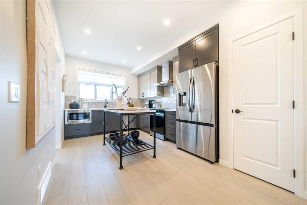 Additional image 6 of 61 Aquila Terrace NW, Calgary, AB, T3R2N8