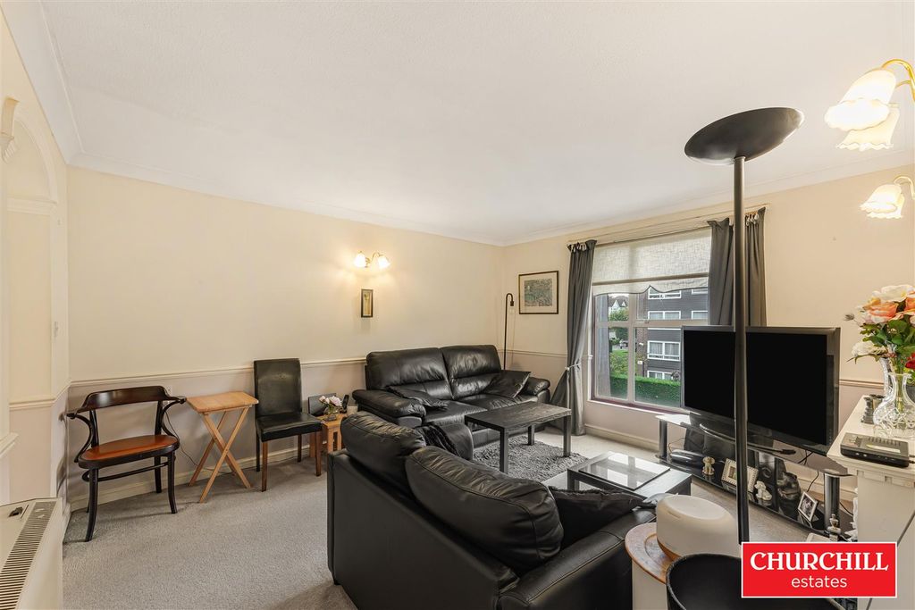 Additional image 8 of 2 bed flat for saleSt James Gate, Palmerston Road, Buckhurst Hill IG9