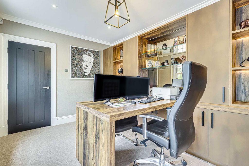 Additional image 24 of 5 bed detached house for saleBenfleet Road, Benfleet SS7