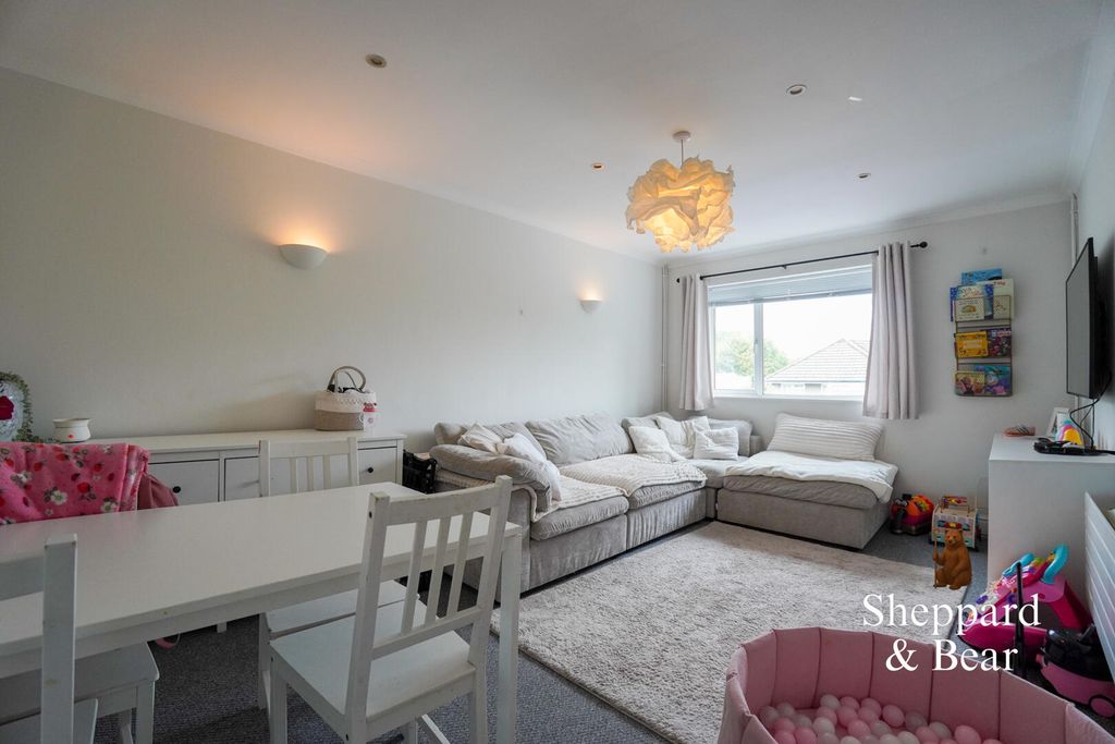 Additional image 4 of 2 bed flat for saleClarendon Road, Penylan, Cardiff CF23