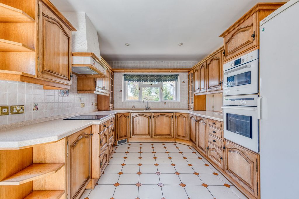 Additional image 8 of 3 bed bungalow for saleLe Parcot, La Longue Rue, St Martin JE3