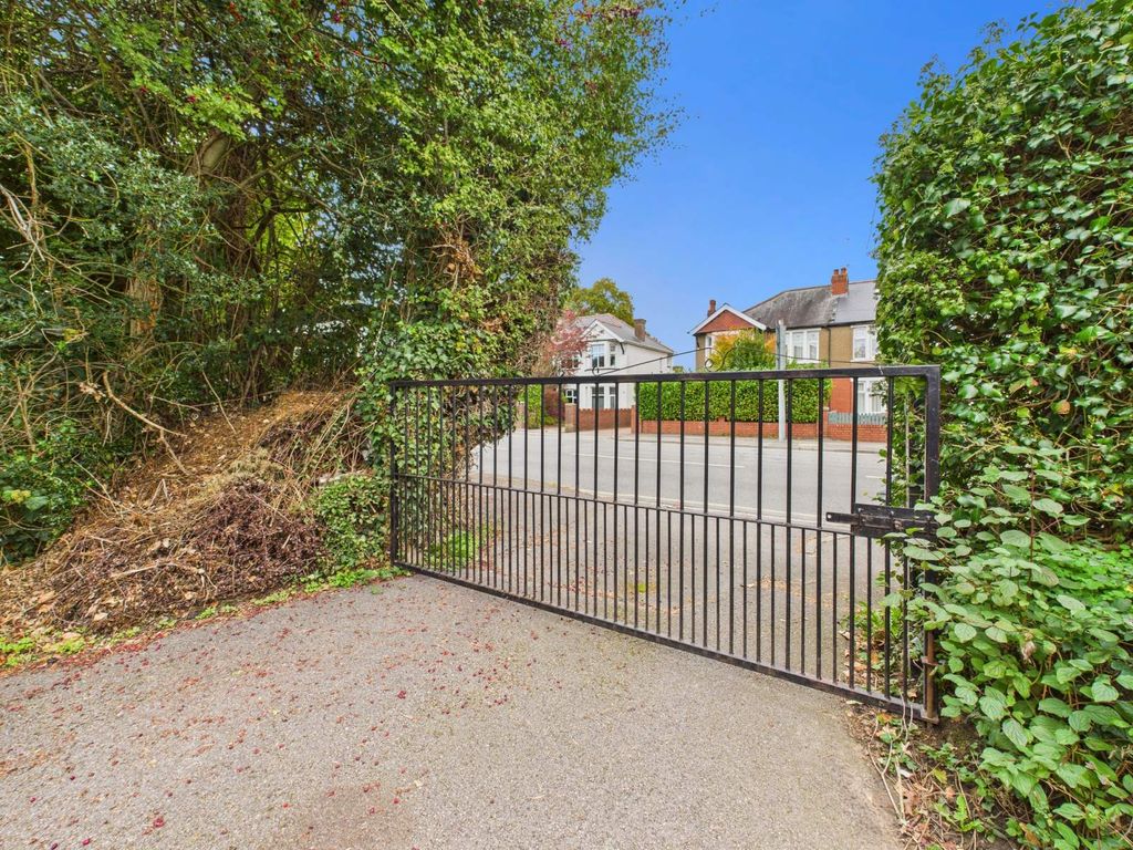 Additional image 6 of 3 bed semi-detached house for saleThornhill Road, Rhiwbina, Cardiff. CF14