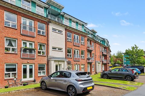 Strathblane Gardens, Anniesland, Glasgow G13