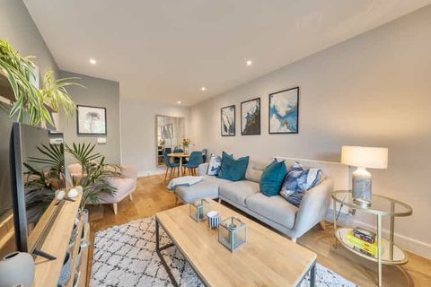 Bradley Road, Clapham, London SW4