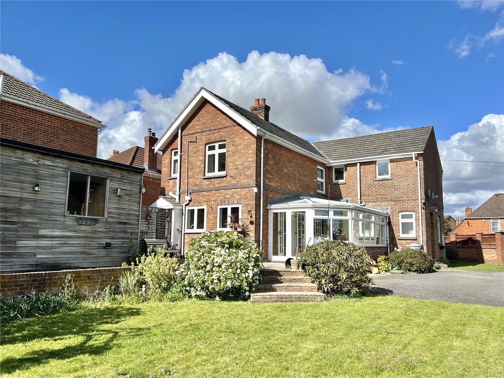 Additional image 2 of 4 bed detached house for saleKings Road, Blandford Forum, Dorset DT11