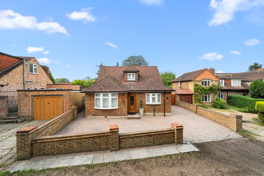 5 bed detached house for saleAddlestone, Surrey KT15