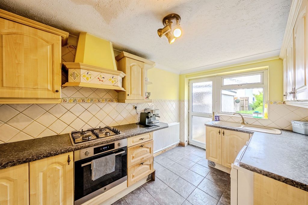 Additional image 13 of 6 bed detached house for salePlover Crescent, Caldicot NP26