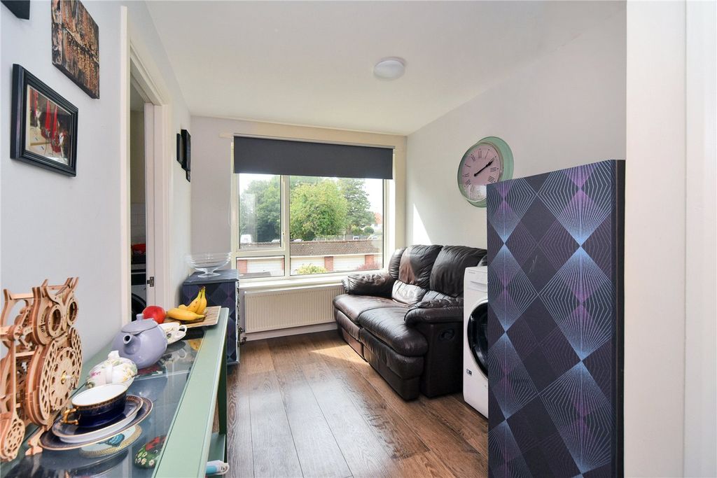 Additional image 3 of 2 bed maisonette for saleCheyne Court, Park Road, Banstead, Surrey SM7