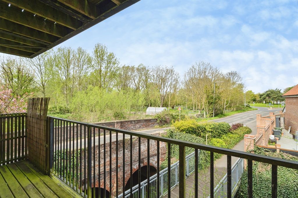 Additional image 15 of 2 bed flat for salePirnhow Street, Ditchingham, Bungay NR35