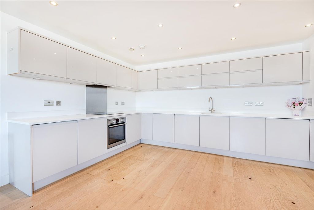 Additional image 7 of 4 bed flat for saleThe Boardwalk, Brighton Marina Village, Brighton BN2