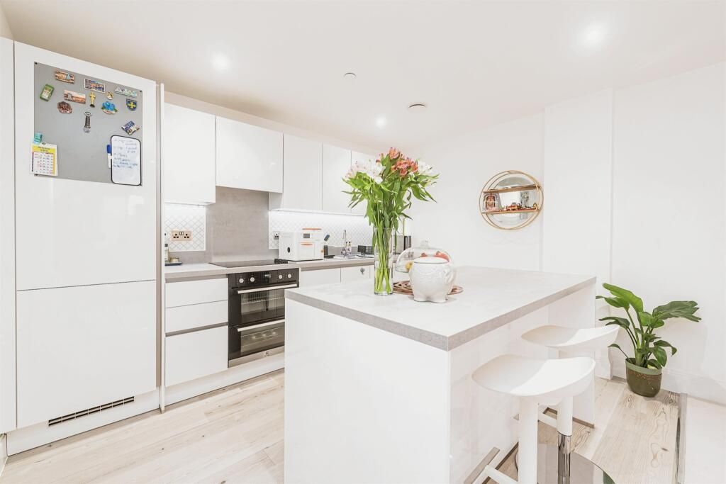 Additional image 3 of 2 bed flat for saleFullbrook Drive, Basingstoke, Hampshire RG21