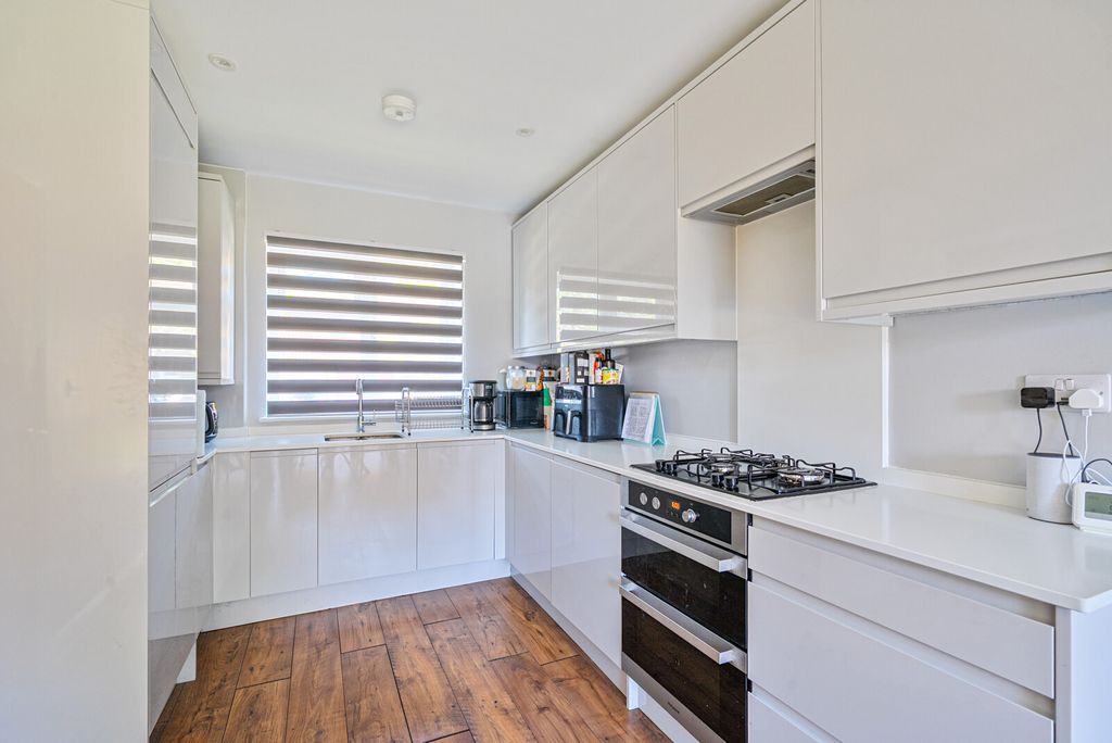 Additional image 11 of 2 bed detached house for saleHawkswell Close, Woking GU21