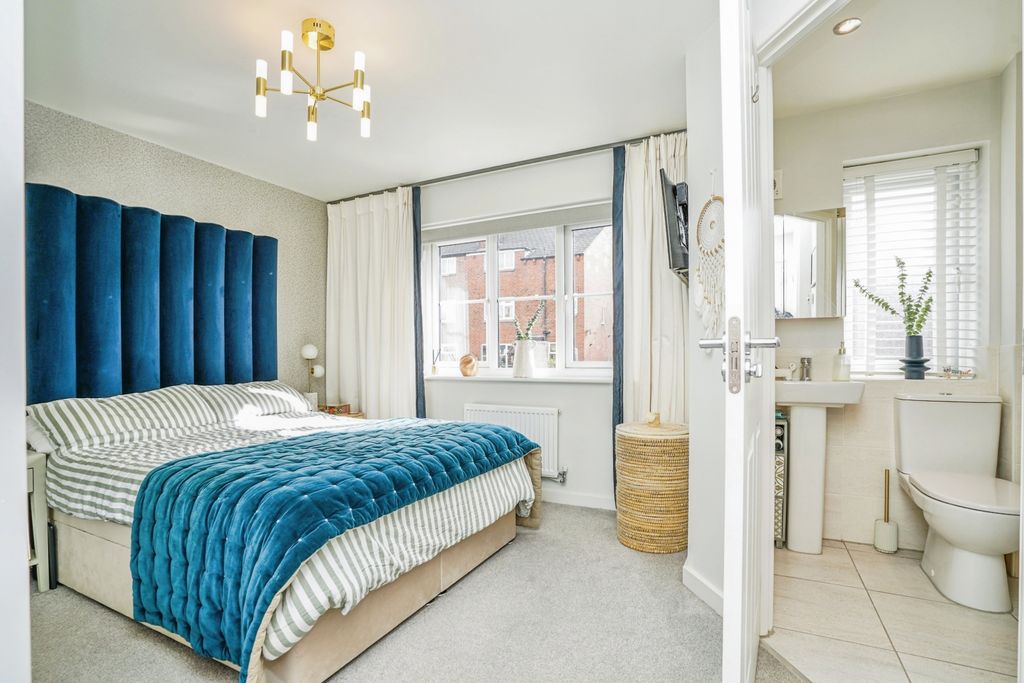 Additional image 8 of 3 bed semi-detached house for saleSwallow Crescent, Leeds LS12