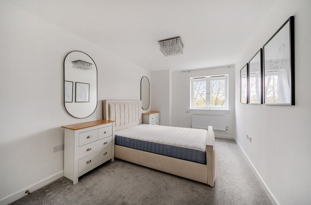 Additional image 5 of 1 bed flat for saleClover Grove, Alton, Hampshire GU34