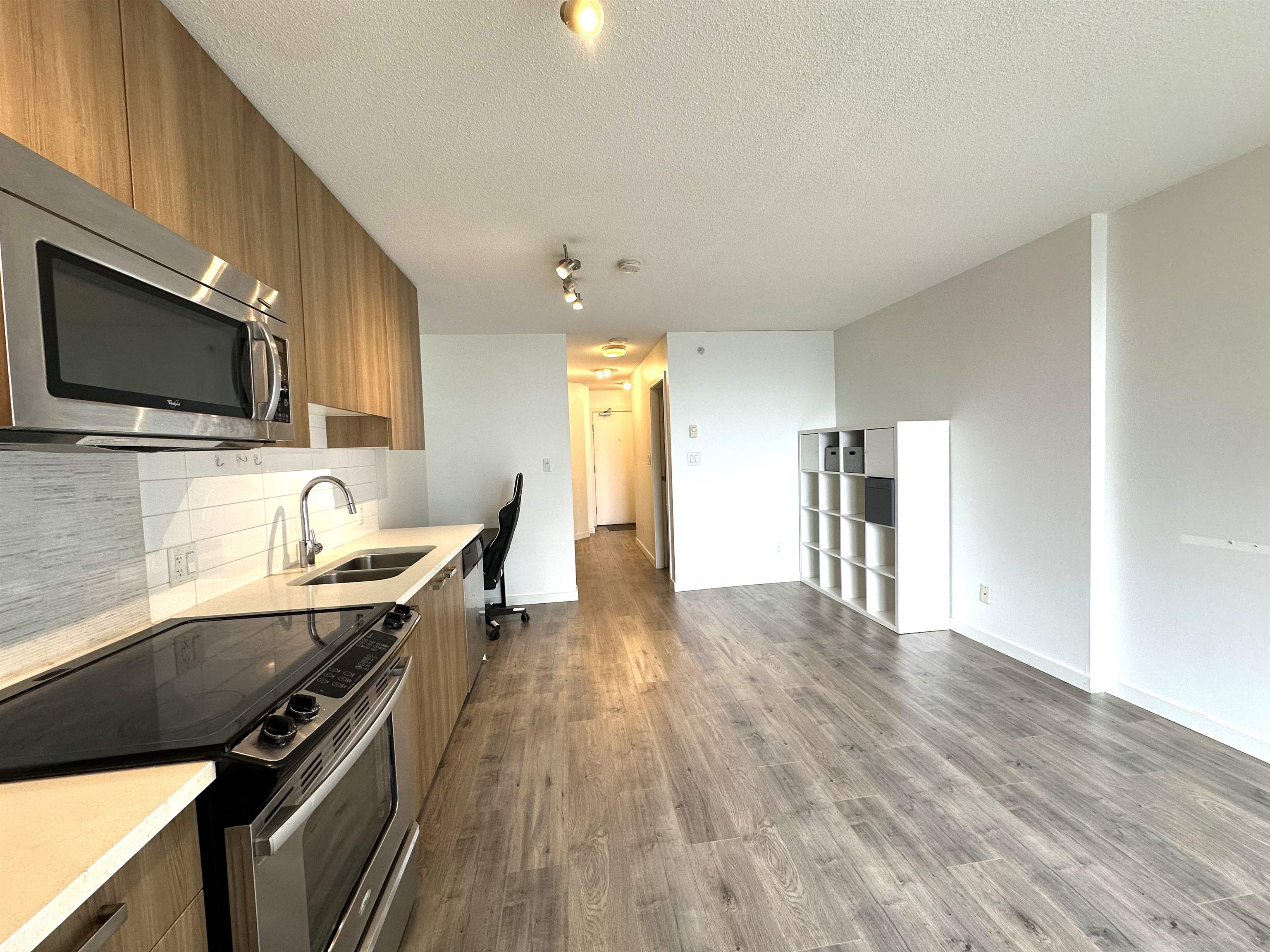 Additional image 3 of 605-13325 102a Avenue, Surrey, BC, V3T 0J5