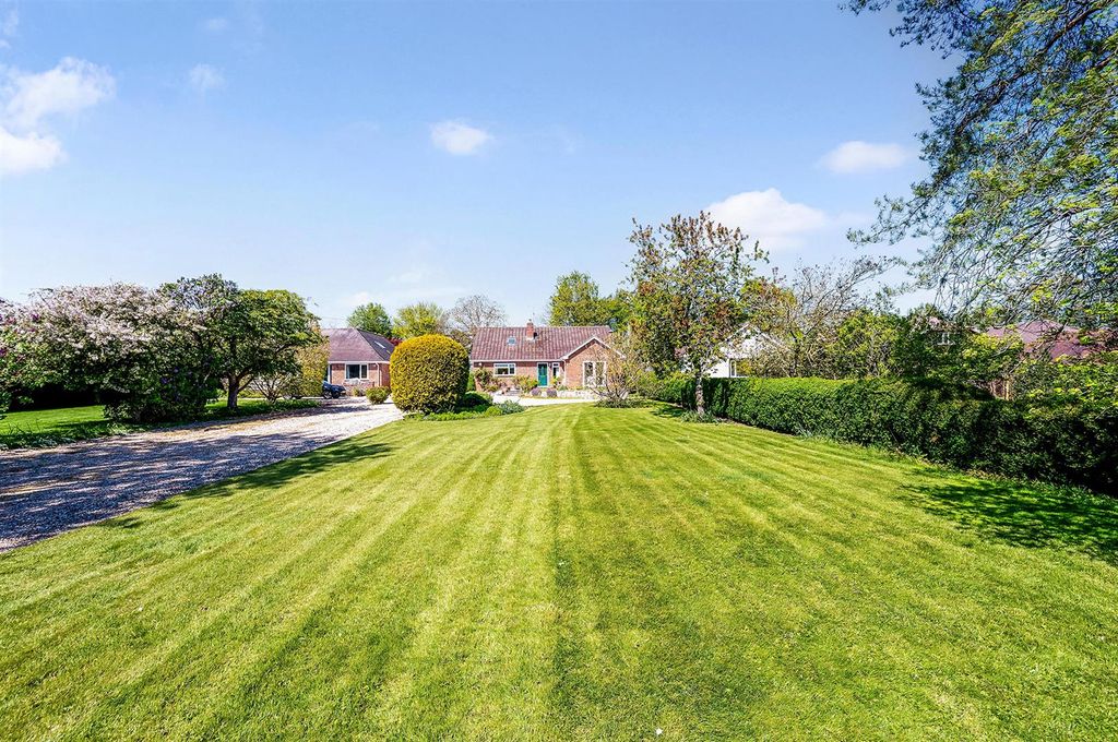 Additional image 19 of 4 bed chalet for saleCattle Lane, Abbotts Ann, Andover SP11