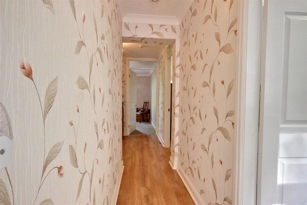 Additional image 7 of 2 bed flat for saleTudor Court, Beverley Road, Willerby, Hull HU10