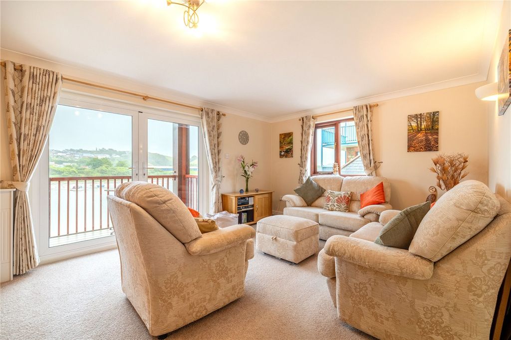 Additional image 3 of 3 bed flat for saleNew Road, Bideford, Devon EX39