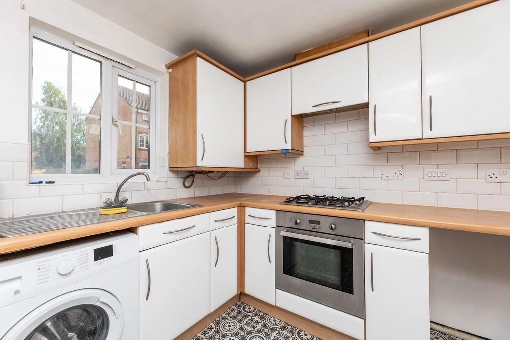 Additional image 2 of 2 bed flat for salePrimrose Place, Doncaster DN4