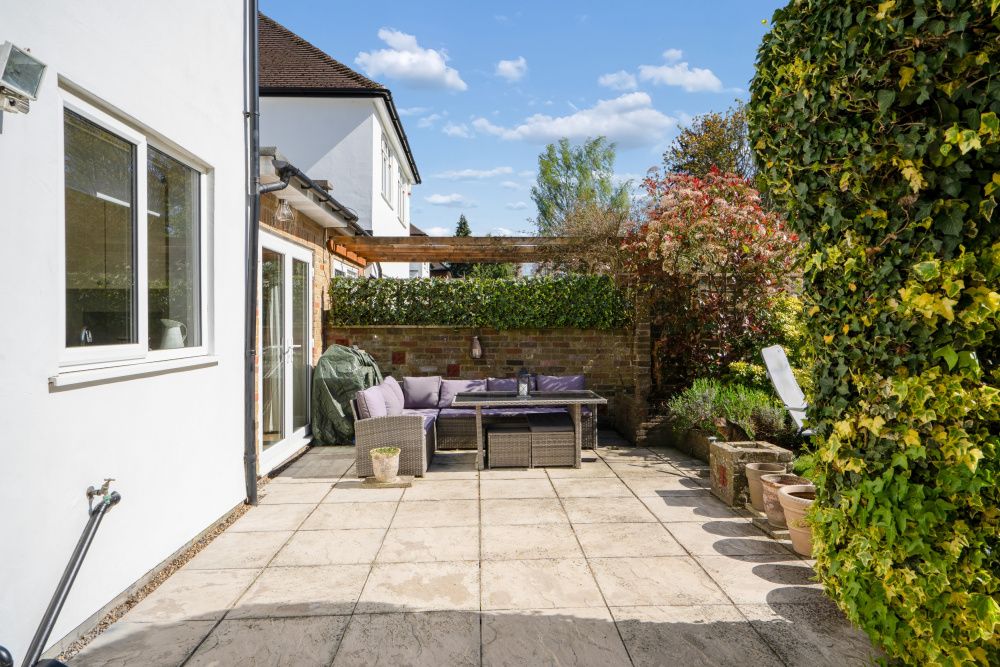 Additional image 13 of 4 bed semi-detached house for saleChestnut Close, Amersham HP6