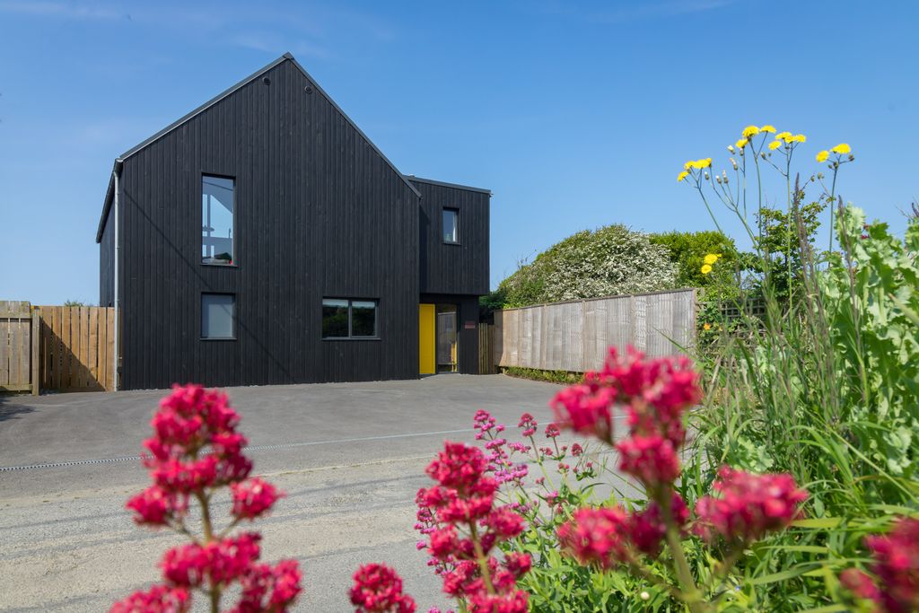 3 bed detached house for saleCombe Lane, Widemouth Bay EX23 photo 2