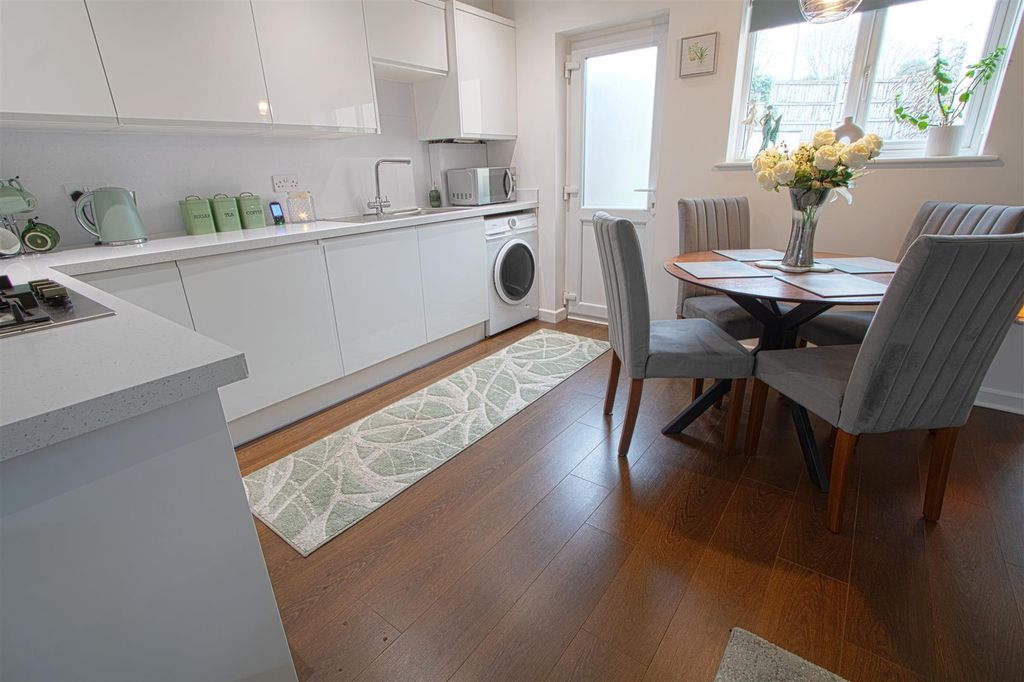 Additional image 5 of 2 bed maisonette for saleLangham Crescent, Billericay CM12