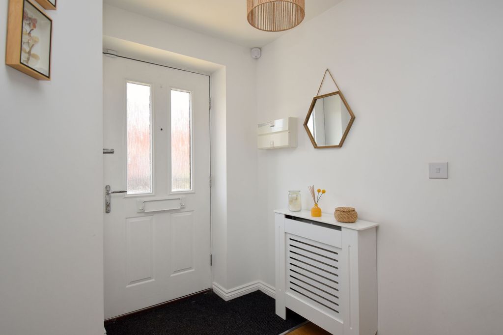 Additional image 9 of 3 bed semi-detached house for saleTate Drive, Biggleswade SG18