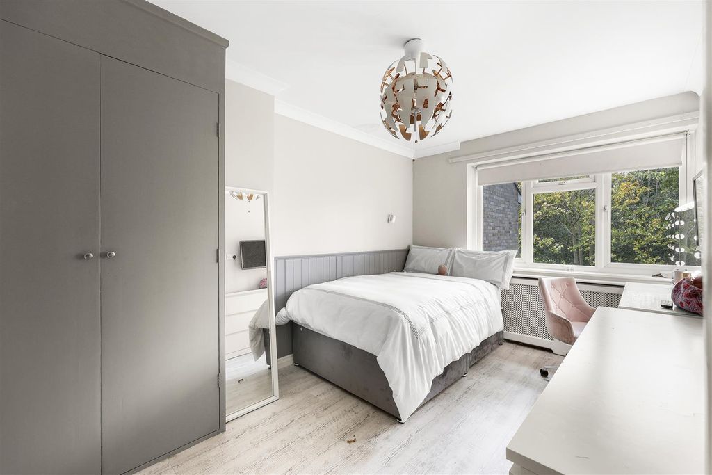 Additional image 22 of 5 bed semi-detached house for saleArdmore Lane, Buckhurst Hill IG9