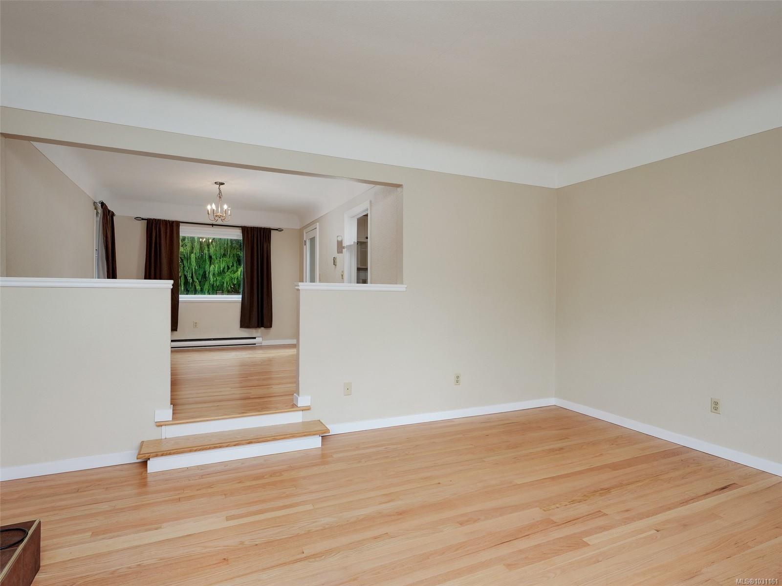 Additional image 4 of 984 Brighton Crescent, Victoria, BC, V8S 2G5