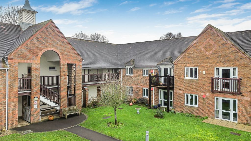 Additional image 17 of 2 bed flat for saleAdams Way, Alton, Hampshire GU34