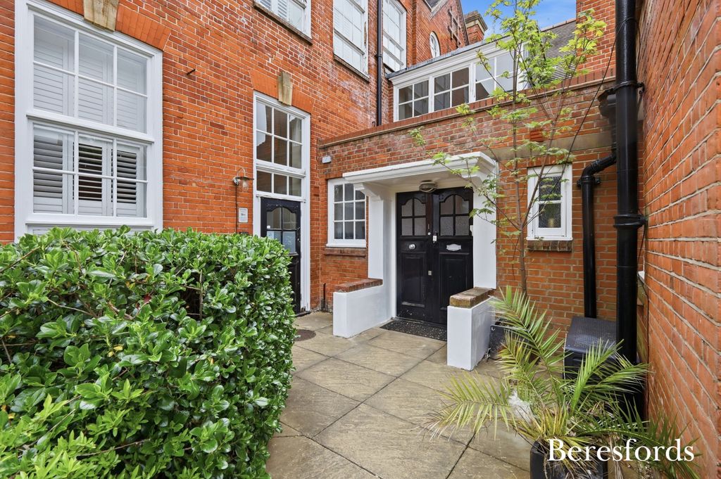 Additional image 5 of 3 bed flat for saleAcademy Square, Gidea Park RM2