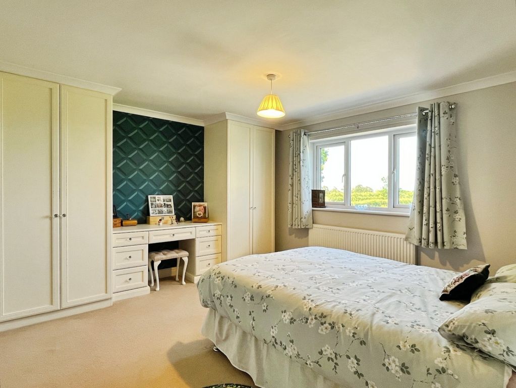 Additional image 10 of 4 bed detached house for saleFerry Road, Barrow Haven, Barrow-Upon-Humber DN19