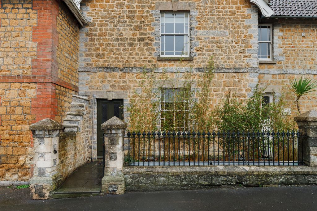 Additional image 2 of 3 bed terraced house for saleRound House Cottage, Castle Cary, Somerset BA7