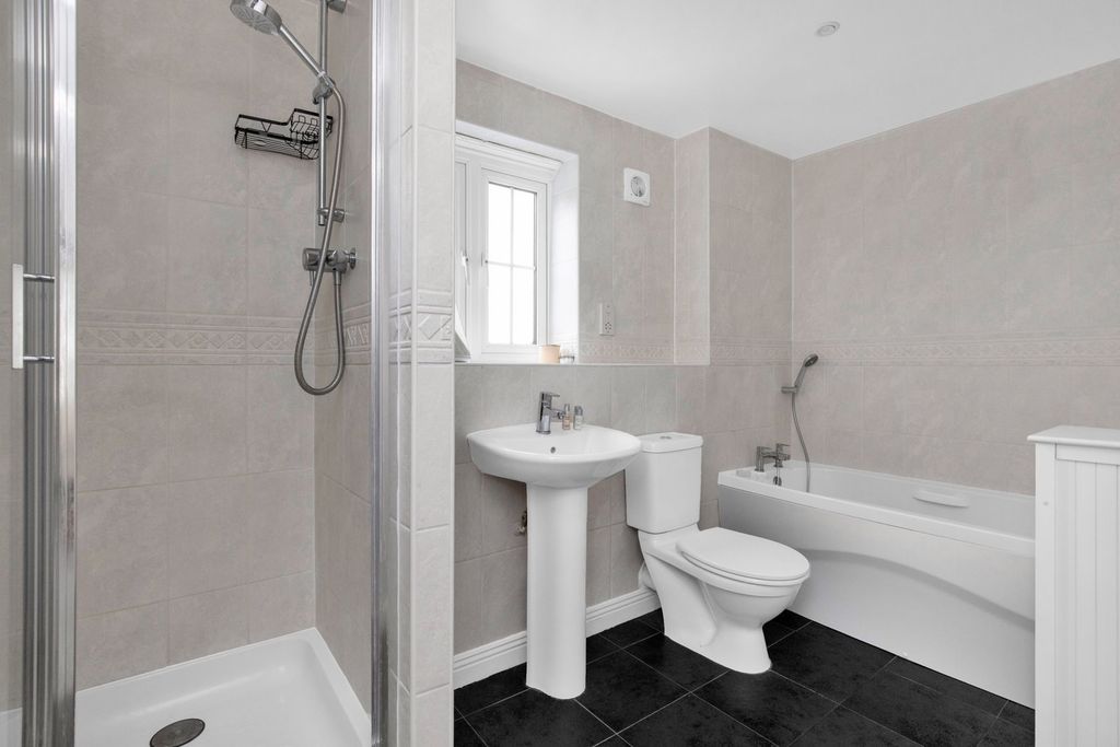 Additional image 24 of 5 bed detached house for saleConnaught Way, Alton GU34