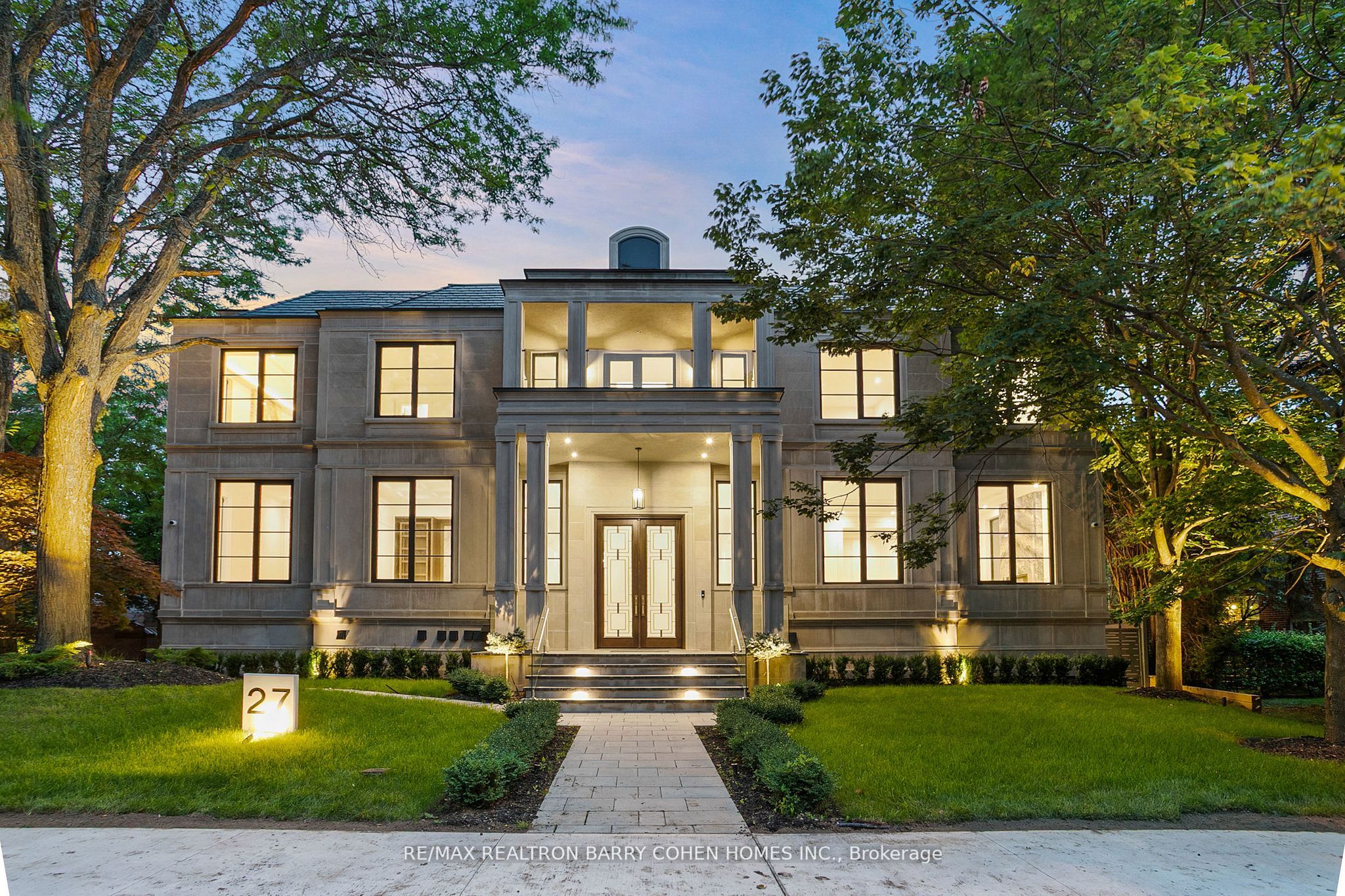 27 Penwood Crescent, Toronto, ON, M3B 3B1