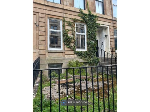 Oakfield Avenue, Glasgow G12, Studio to rent